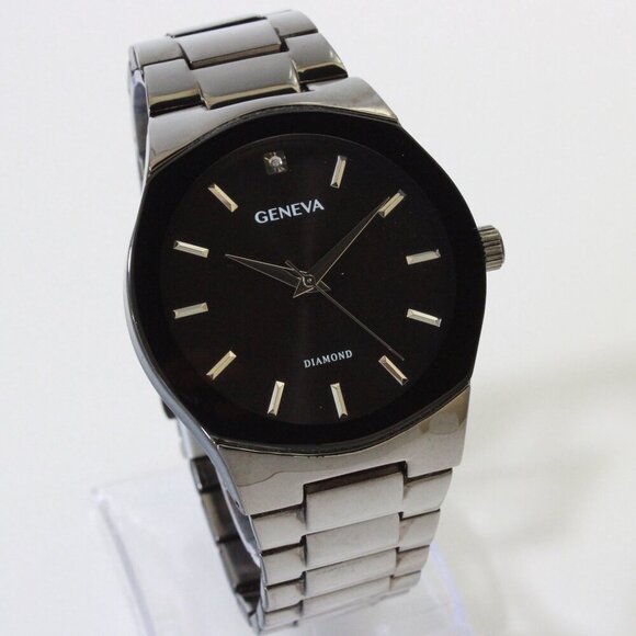 Geneva Men's Casual Watch Diamond At 12 Integrated Bracelet 42mm - Picture 2 of 13